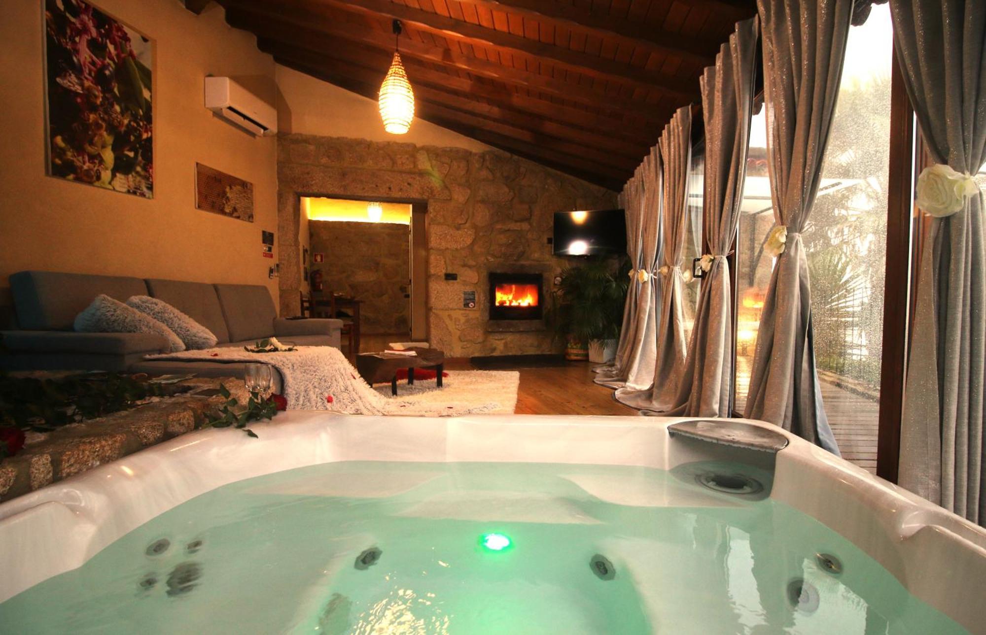 阿尔库什迪瓦尔德维什 Casa Favo De Mel - Jacuzzi Privado & Lareira - Piscina酒店 外观 照片