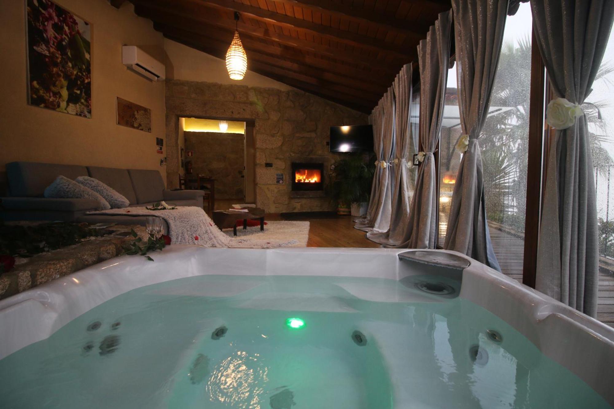阿尔库什迪瓦尔德维什 Casa Favo De Mel - Jacuzzi Privado & Lareira - Piscina酒店 外观 照片